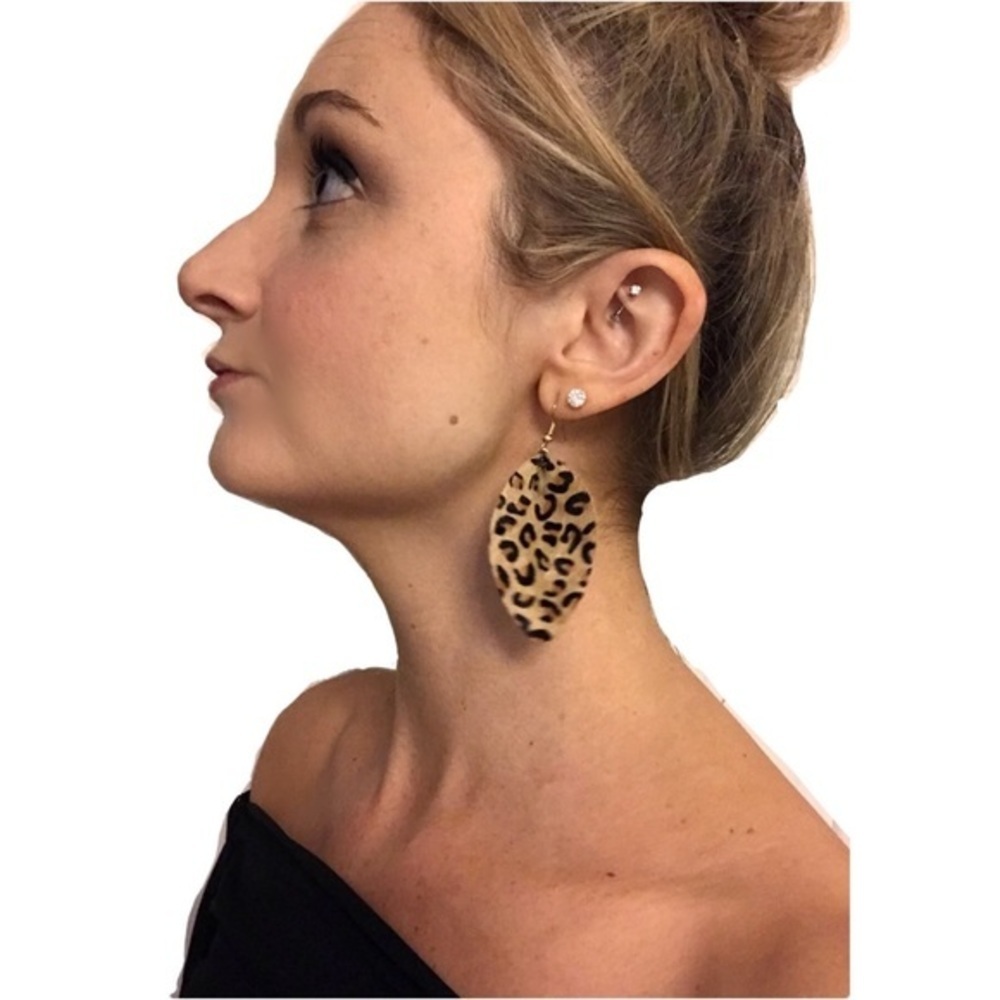 NWT Leopard Print Leather Dangle Earrings - Picture 3 of 7